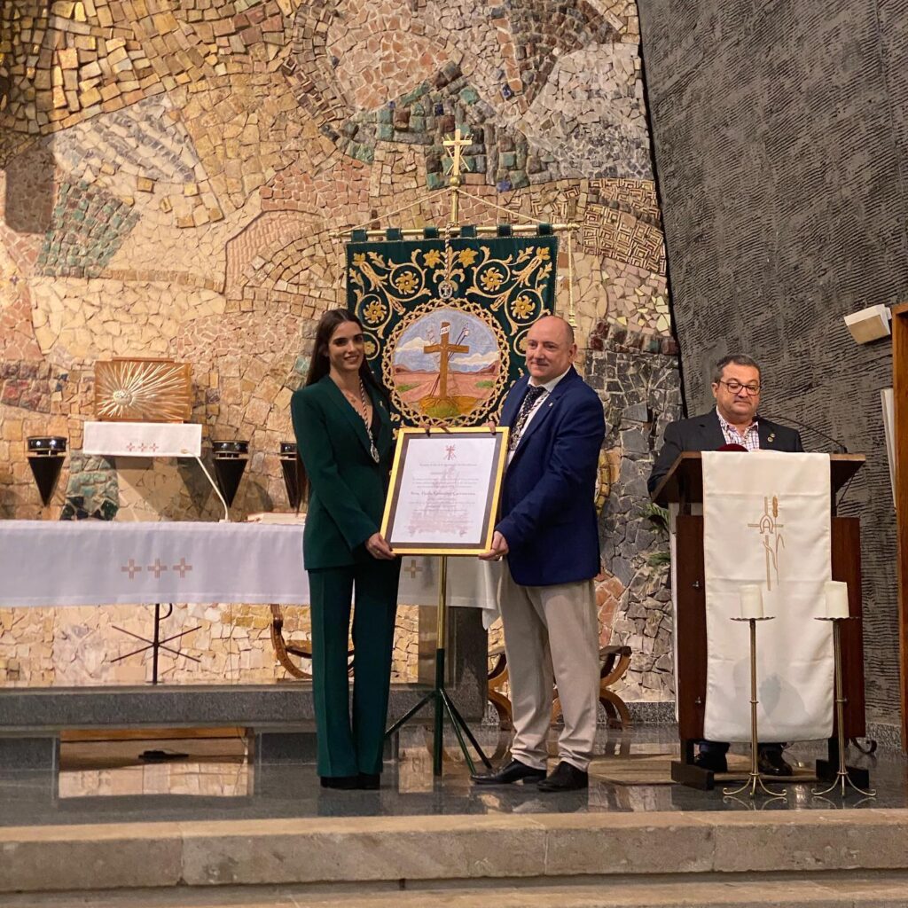 NOMBRAMIENTO CAMARERA DAVALLAMENT - Miguel Escura Montoro y Paula González Carrascosa